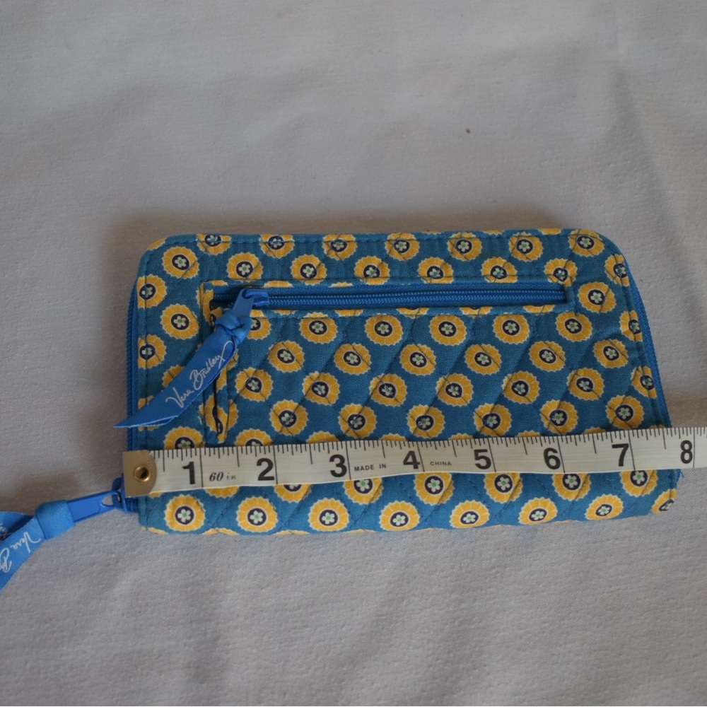 VERA BRADLEY Zip Around Wallet Wristlet Riviera Blue and Yellow Floral - Picture 6 of 7